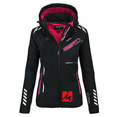 Polyester Spandex imprägniern die kauende wandernde Jacke der Softshell-Jacken-Frauen im Freien