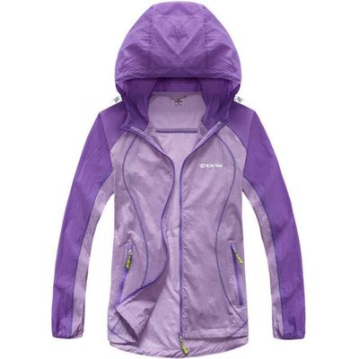 Klassische laufende leichte Jacken-Frauen tragen mit Kapuze Breathable wasserdichte Jacke Packable zur Schau