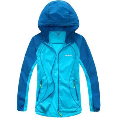 Klassische laufende leichte Jacken-Frauen tragen mit Kapuze Breathable wasserdichte Jacke Packable zur Schau