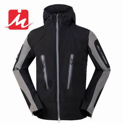 Bergwasserdichte Softshell-Jacken-Männer im Freien, die Winter-Jacken wandern